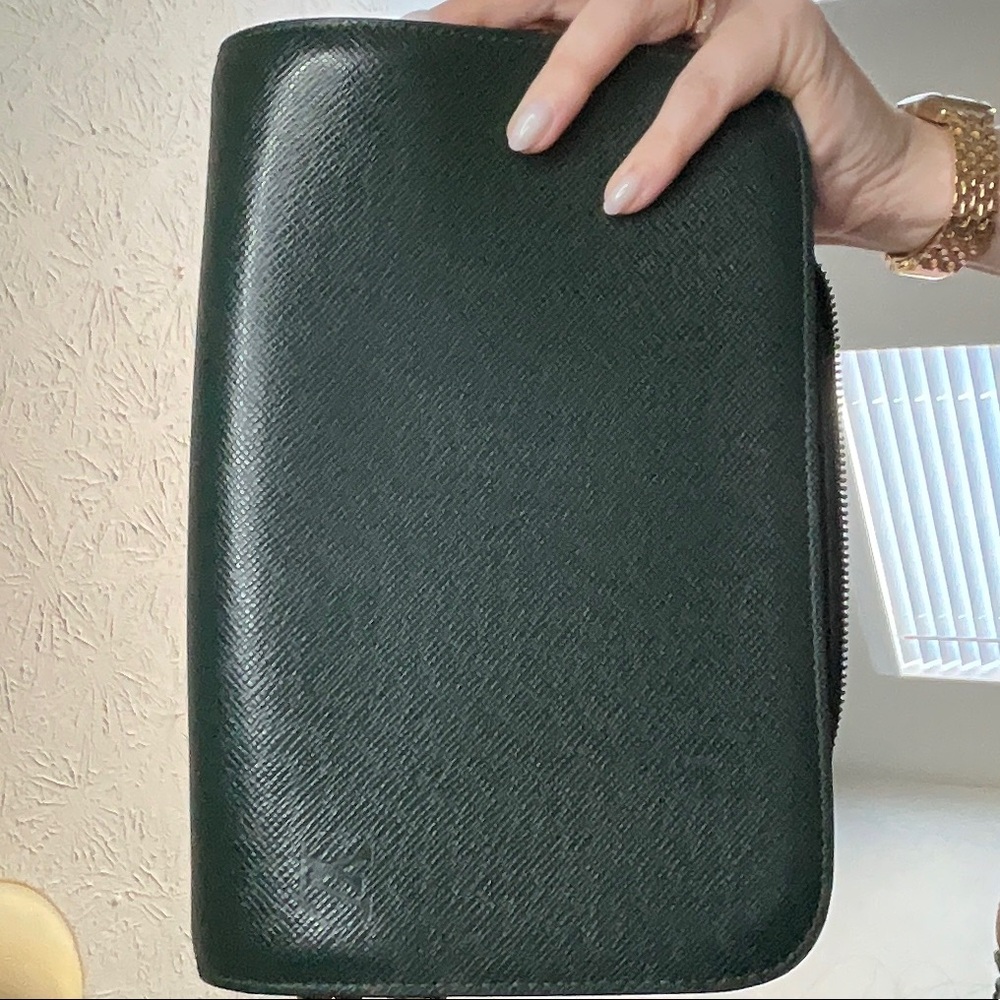 Elegant Green LV Leather Clutch Bag